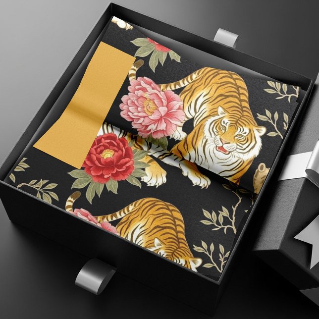 Elegant Black Chinoiserie Tiger and Peony Pattern Seidenpapier (Von Creator hochgeladen)