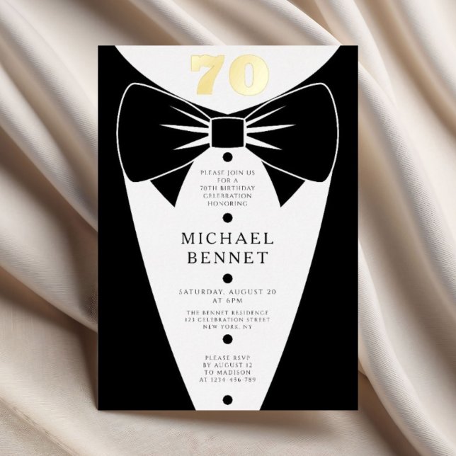 Elegant Black Tuxedo 70th Birthday Gold Folieneinladung (Elegant Black Tuxedo 70th Birthday Gold Foil Invitation)