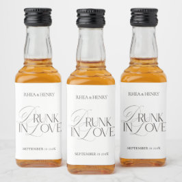 Elegant Black & White Drunk in Love Mini  Alkoholflaschenetikett