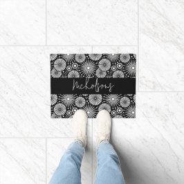 Elegant Black White Geometric Starburst Name  Fußmatte