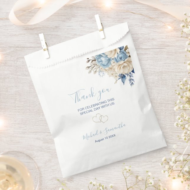 Elegant Blue and Ivory Rose Wedding Geschenktütchen (Ausgeschnitten)
