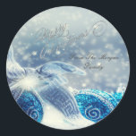 Elegant Blue Christmas Balls Runder Aufkleber<br><div class="desc">Elegante Weihnachtsbällchen auf einem knackigen Hintergrund.</div>