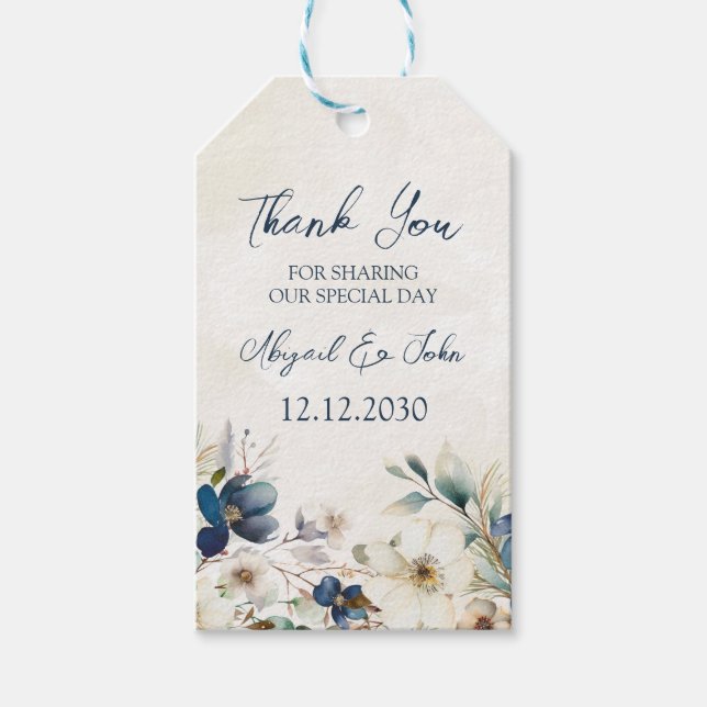 Elegant Blue Floral Winter Wedding Geschenkanhänger (Vorderseite)