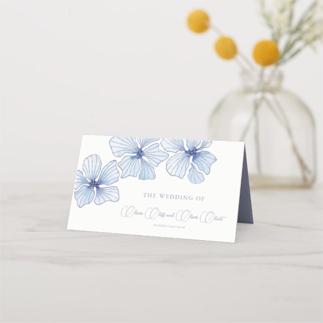 Elegant Blue Flowers Wedding Platzkarte (Vorderseite)