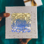 Elegant Blue Gold Snowflakes Frohe Weihnachten Quadratischer Aufkleber<br><div class="desc">Elegantes personalisiertes Weihnachtsaufkleber mit Schneeflocken,  verschwommenen Lichtern und Glitzern auf goldfarbenem bis blauen Farbverlauf. Der Text ist vollständig anpassbar. Um es zu ändern,  verwenden Sie die Option Personalize. Weitere Änderungen,  z. B. Änderungen am Schriftart,  am Schriftart oder am Textlayout,  können Sie mit der Option Design bearbeiten durchführen.</div>