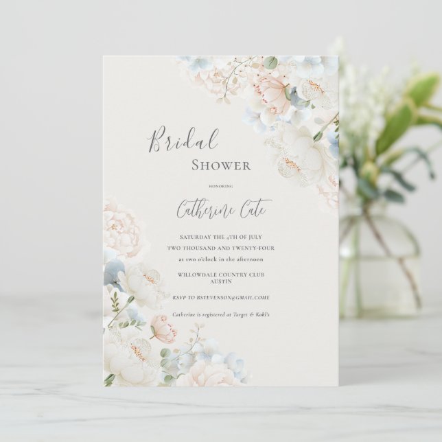 Elegant Blue Hydrangea Peonies Bridal Shower  Einladung (Stehend Vorderseite)