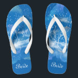 Elegant Blue White Something Blue Wedding Bride Flip Flops<br><div class="desc">Diese eleganten Flip Flops mit klassischem Blau- und Weißgradientenmuster sind eine hübsche Idee für Ihre Hochzeit. Sie fügen Ihrem Hochzeitstag, Junggeselinnen-Abschied oder anderen Feierlichkeiten eine stilvolle Glamour hinzu. Strich Anpassen Sie es mit Ihrer Formulierung durch die Vorlagenfelder. Wenn Sie gewollt haben, um den Stil, die Farbe oder die Textplatzierung des...</div>