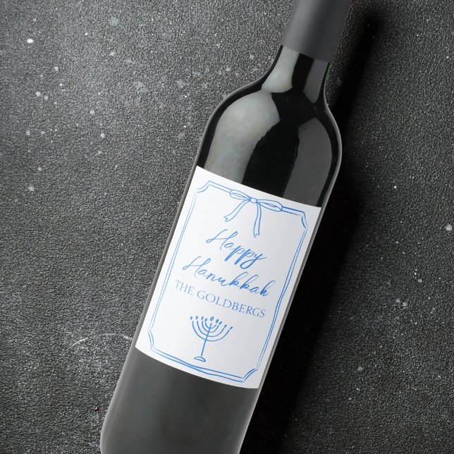 Elegant Bow Menorah Individuelle Name Happy Hanukk Weinetikett (Add a festive touch to your Hanukkah table with a custom wine label featuring a menorah. )