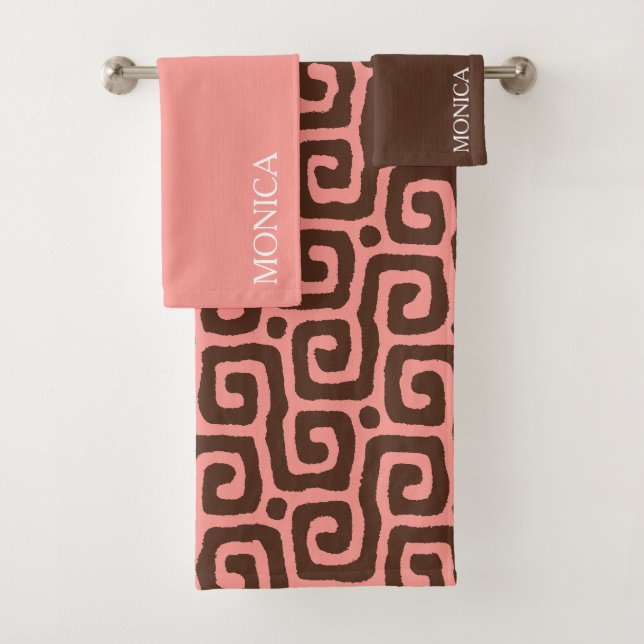 Elegant Brown Pink Abstract Script Name Towel (En situation)