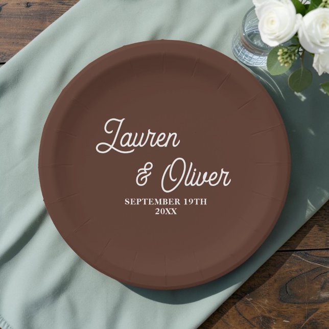 Elegant Brown Script Minimalistisch Wedding Pappteller (Von Creator hochgeladen)