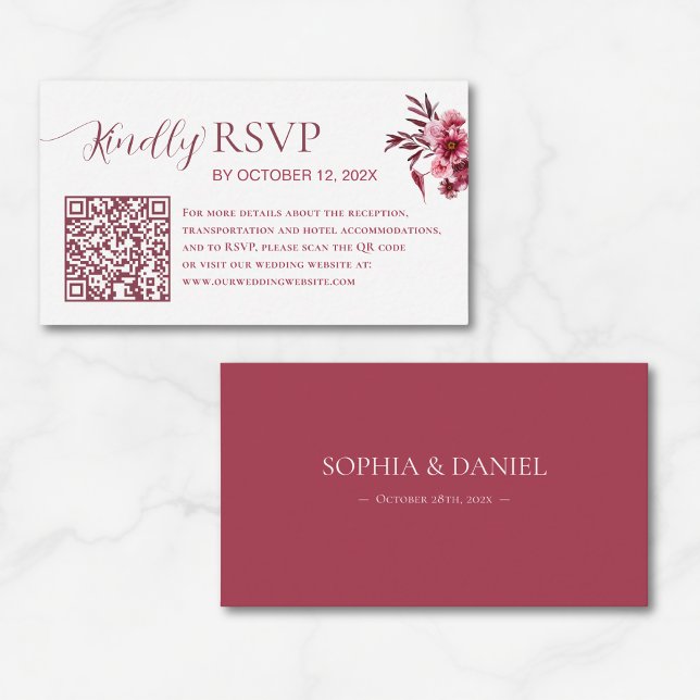 Elegant Burgundy Floral QR Code Wedding RSVP Card Begleitkarte (Von Creator hochgeladen)