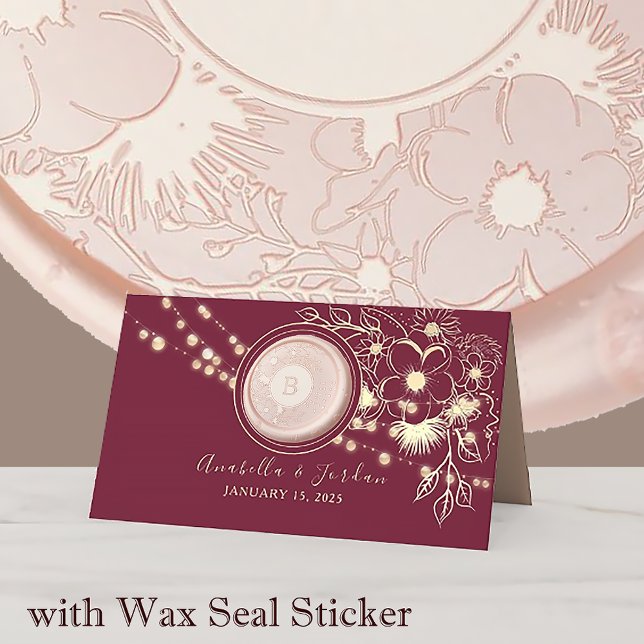 Elegant Burgundy Monogram Wedding Platzkarte (Von Creator hochgeladen)