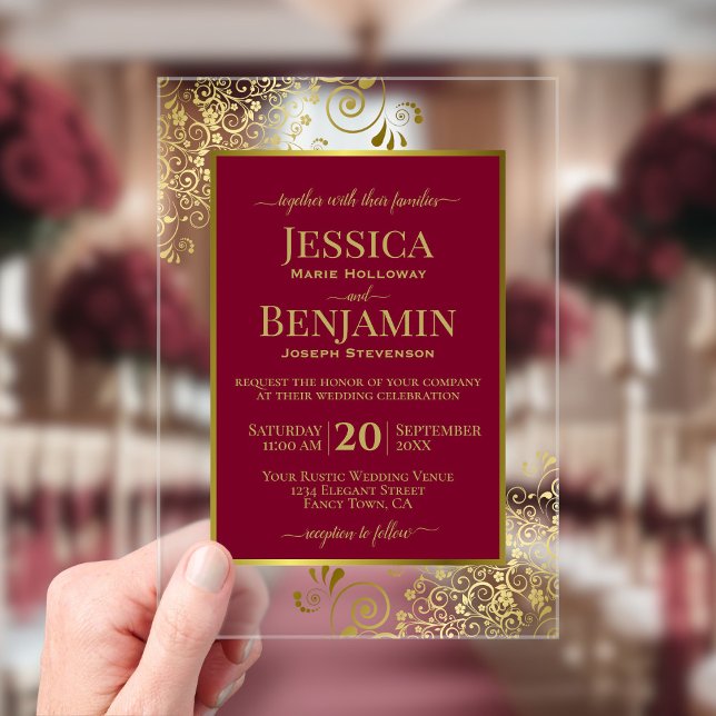 Elegant Burgundy Red & Gold Stylish Text Wedding Acryleinladungen (Von Creator hochgeladen)