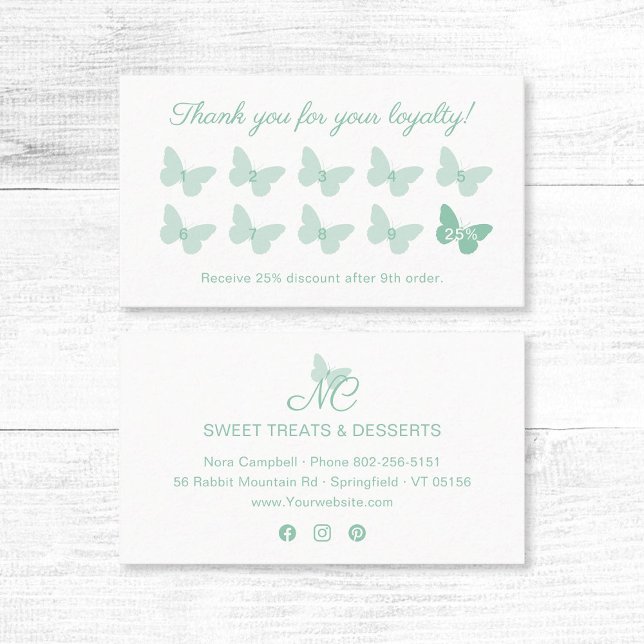 Elegant Butterfly Monogram Logo Minze Green Treuekarte (Elegant mint green butterfly thank you for your loyalty business card with social media icons.)