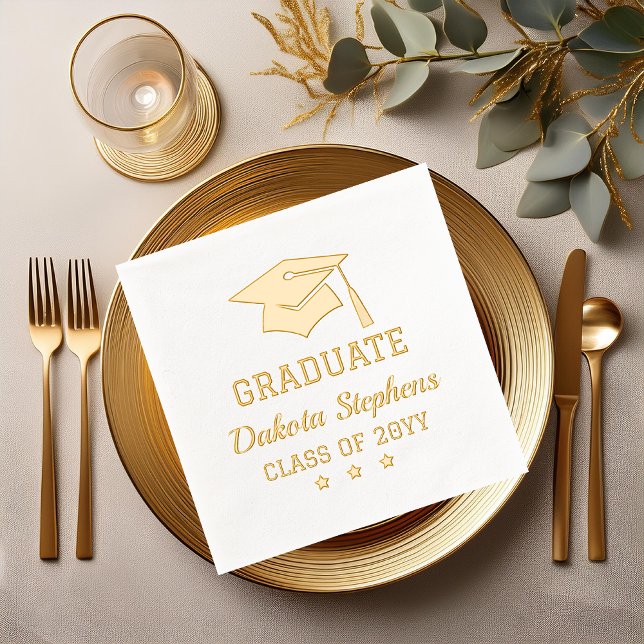 Élégant Casquette de grade et étoiles Graduate de  ("GRADUATE" Grad Cap and Tassel Name and Class Year Graduation Gold Stamped Foil Napkins)
