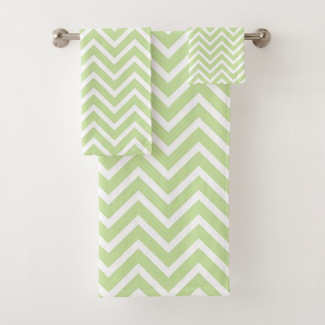 Elegant Chevron Pattern on Sage Green and White Badhandtuch Set (Insitu)