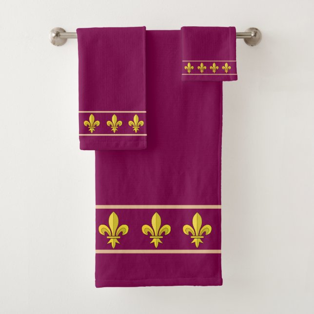 Elegant, Chic Golden Lis Flowers on Wine Maroon Badhandtuch Set (Insitu)