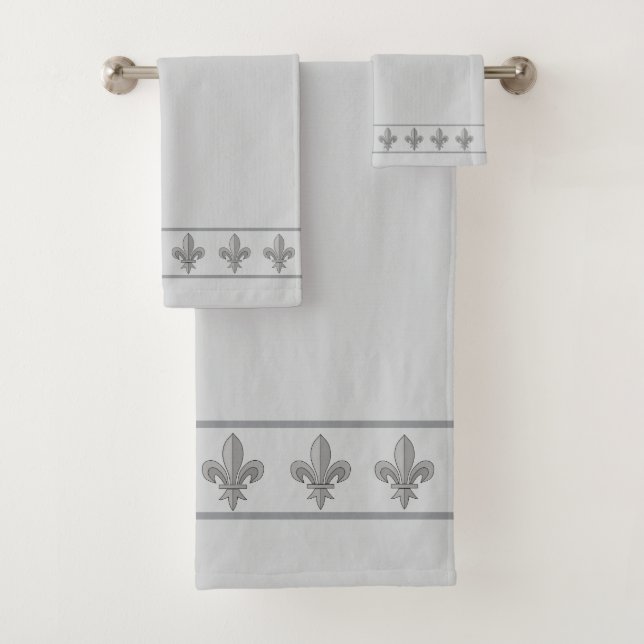 Elegant, Chic Lis Flowers on Light Silver Gray (En situation)