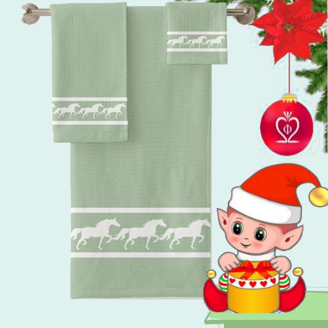 Elegant, Chic White Horses on Laurel Green Badhandtuch Set (Von Creator hochgeladen)