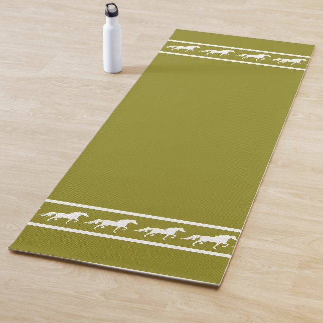Elegant, Chic White Horses on Lucky Beige Yogamatte (Beispiel)