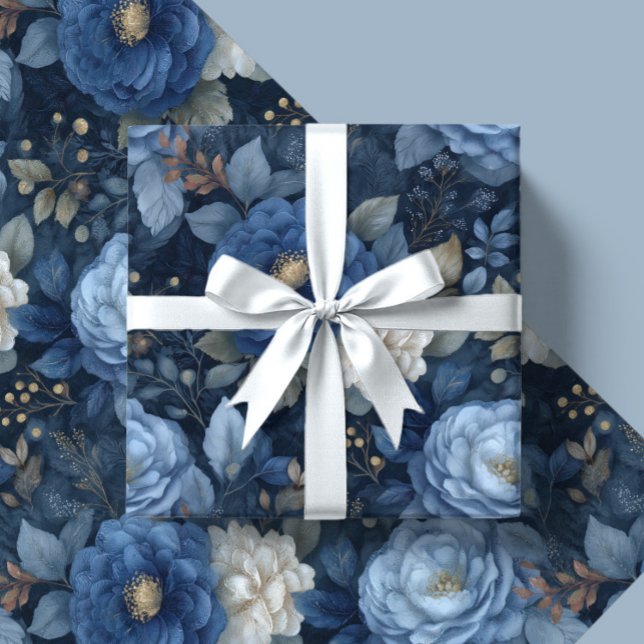 Elegant Christmas Blue and White Floral Gift  Geschenkpapier (Von Creator hochgeladen)