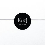 Elegant Classic Vintage Typography Black Wedding Runder Aufkleber<br><div class="desc">This classic wedding sticker features black background with white vintage inspired typography. The look is elegant,  chic,  and timeless. Together these elements create an elegant wedding design that would be perfect for any style of wedding. All colors are customizable. See the collection for coordinating items.</div>