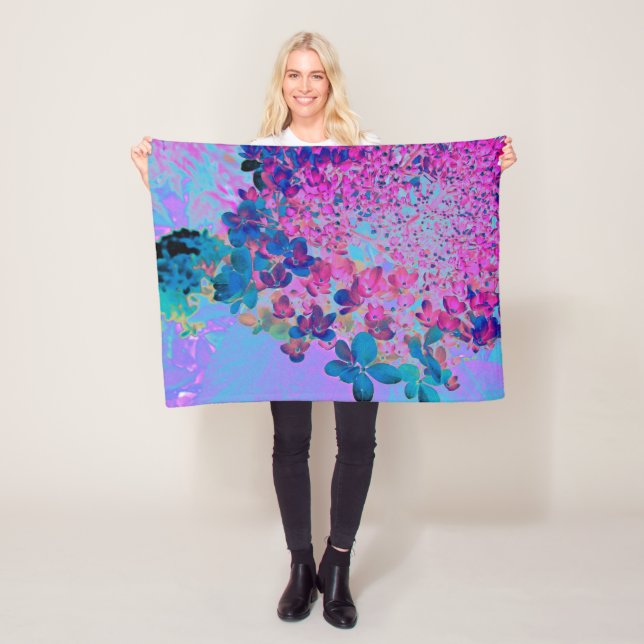 Elegant Dark Blue and Magenta Limelight Hydrangea Fleecedecke (Beispiel)