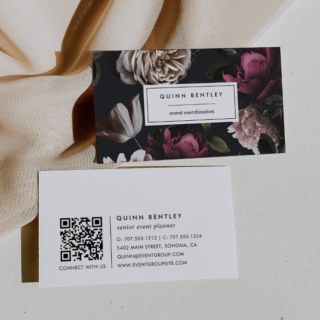 Elegant Dark Floral on Black | QR-Code Visitenkarte (Von Creator hochgeladen)
