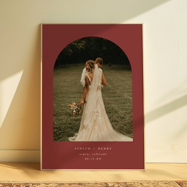 Elegant Dark Red Wedding Couple Photo Arch Poster (Von Creator hochgeladen)