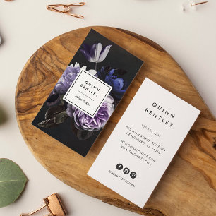 Elegant Dark Violet Floral Bouquet   Vertikal Visitenkarte