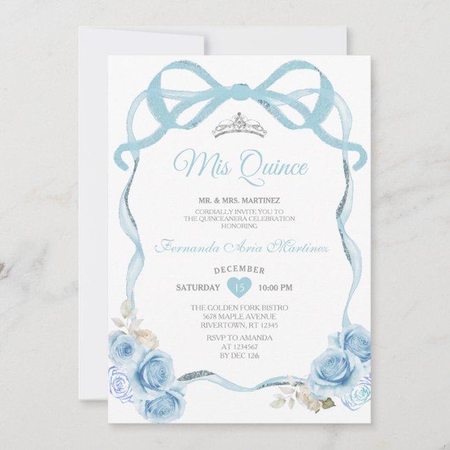 Elegant Dusty Blue Floral Butterfly Mis Quince Einladung (Vorderseite)