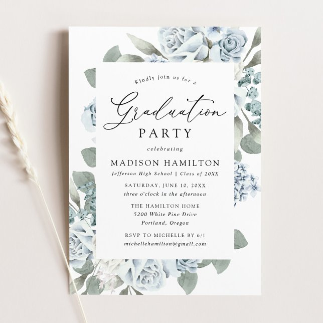 Elegant Dusty Blue Floral Graduation Party Einladung (Von Creator hochgeladen)