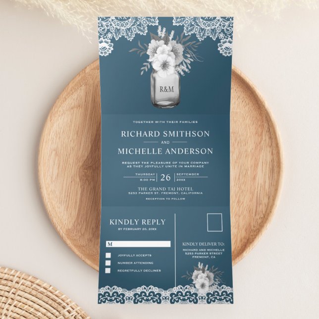 Elegant Dusty Blue Floral Mason Jar Lace Wedding Dreifach Gefaltete Einladung (Von Creator hochgeladen)