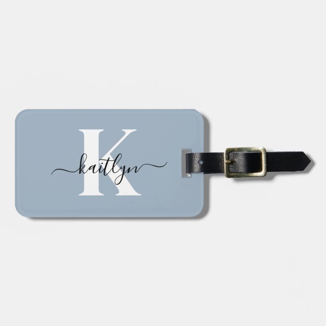 Elegant Dusty Blue Script Monogram Gepäckanhänger (Vorderseite horizontal)