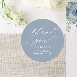 Elegant Dusty Blue Script Wedding Vielen Dank Runder Aufkleber