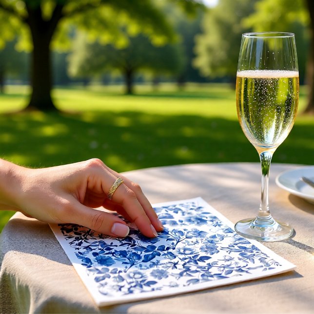 Elegant Dusty Blue Toile Floral Wedding Pattern Serviette (Elegant Dusty Blue Toile Floral Wedding Pattern Napkins)