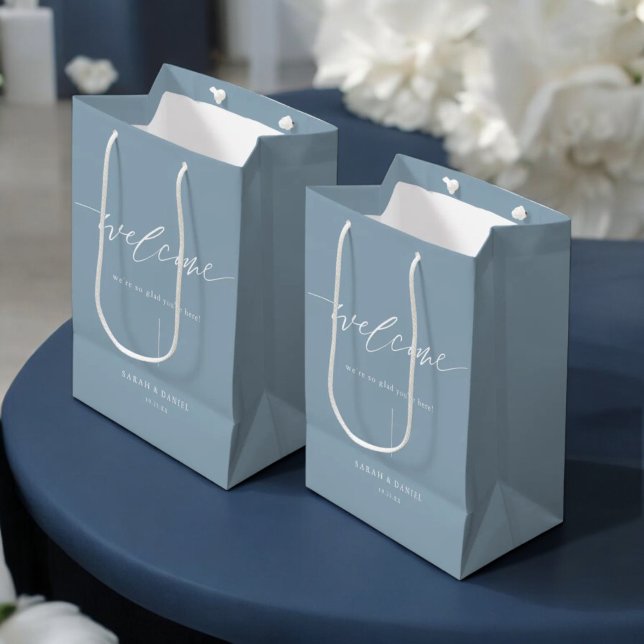 Elegant Dusty Blue Wedding Welcome Gift Bags Mittlere Geschenktüte (Von Creator hochgeladen)