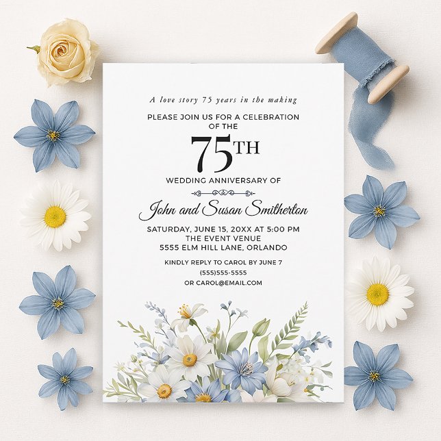 Elegant Dusty Blue White Blume 75 Jahre alt Einladung (Elegant dusty blue watercolor floral and white daisies 75th wedding anniversary invitation)