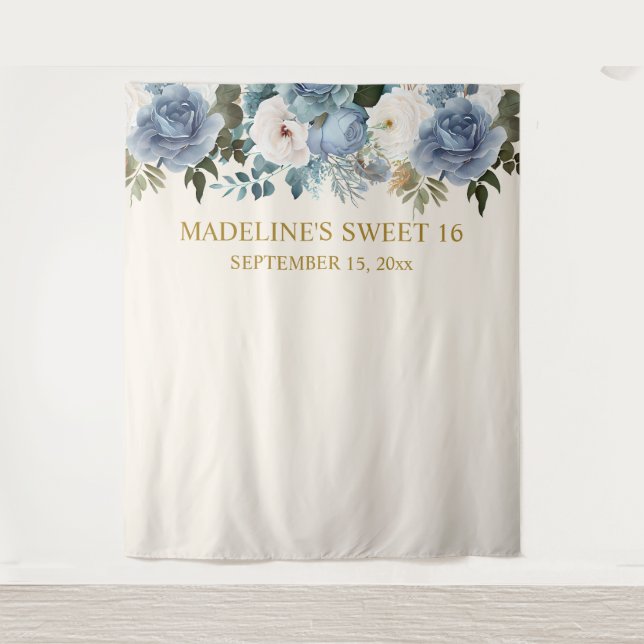 Elegant Dusty Blue White Floral Sweet 16 Foto Wandteppich (Vorderseite)
