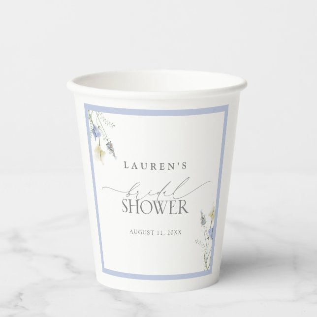 Elegant Dusty Blue Wildblume Brautparty Pappbecher (Vorderseite)