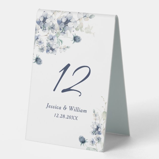 Elegant Dusty Blue Winter Foliage Wedding Tischaufsteller (Vorderseite)