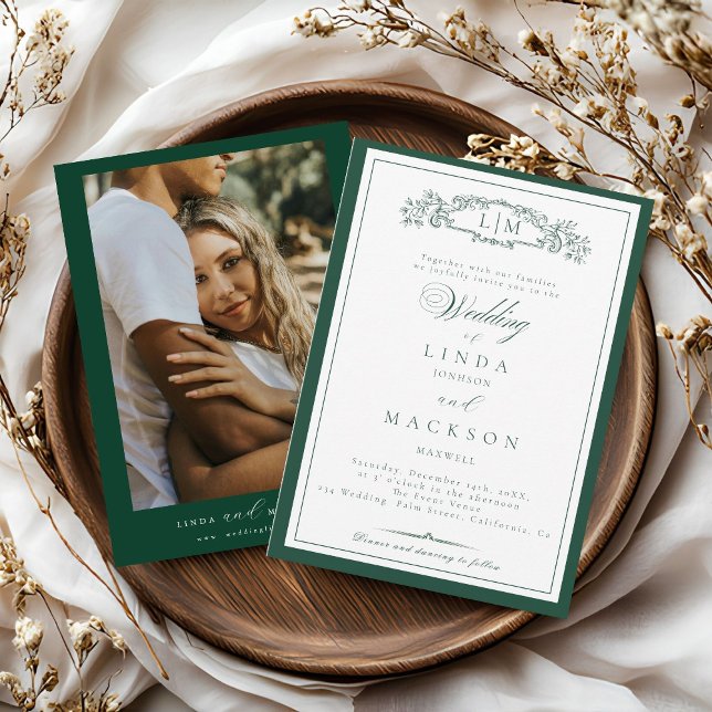 Elegant Emerald Green  Crest Monogram Wedding   In Einladung (Von Creator hochgeladen)