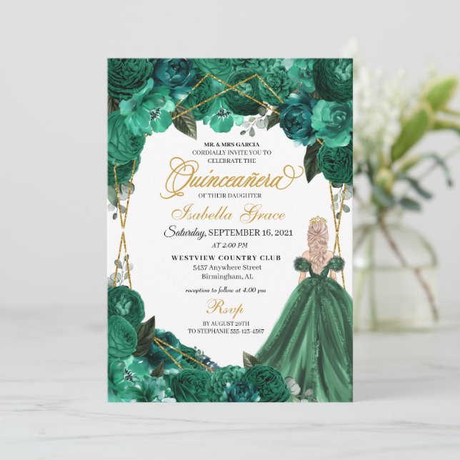 Elegant Emerald Green Floral Quinceanera Einladung (Stehend Vorderseite)