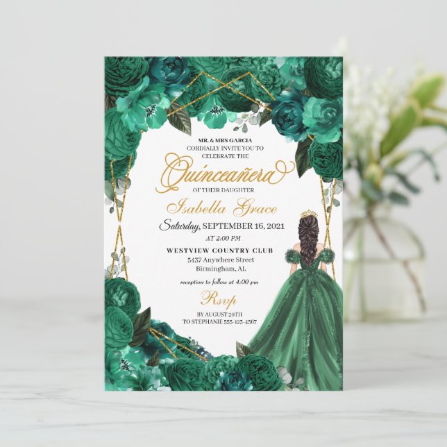 Elegant Emerald Green Floral Quinceanera Einladung (Stehend Vorderseite)