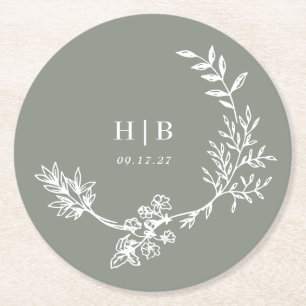 Elegant Envelope Sage Green Floral Monogram Kranz Runder Pappuntersetzer