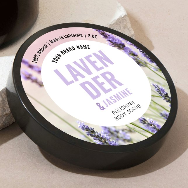 Élégant Étiquette de lotion de frottement du corps (Round product label with bold type in pastel lilac and white with custom photo background)