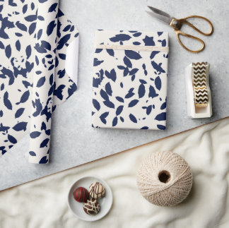 Elegant Falling Leaves Friendsgiving Geschenkpapier