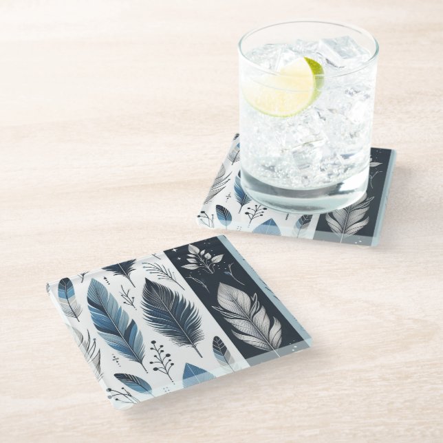 Elegant Feather Symphony in Blue & Silver Glasuntersetzer (Schrägansicht)