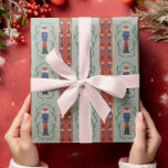 Elegant Festive Blue Merry Christmas Nutcracker Geschenkpapier<br><div class="desc">Wenn Sie einen festlichen und kreativen Weg suchen, um Ihre Feiertage zu versenden, schauen Sie sich unser elegantes und festliches Blue Merry Christmas Nutcracker Wrapping Paper an! Dieses Urlaubspapier zeigt eine schöne Abbildung eines Nussknackers in festlicher Umgebung. Schönes Weihnachts Nutcracker Packpapier! Dieses Design ist ein einzigartiges Kunstwerk, das von mir...</div>