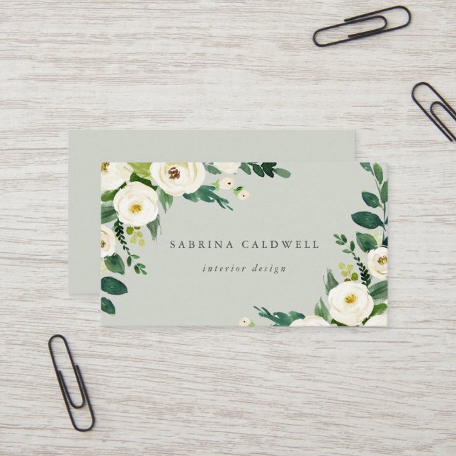 Élégant floral blanc | Carte de visite Sage Mint (Devant/Arrière en situation)